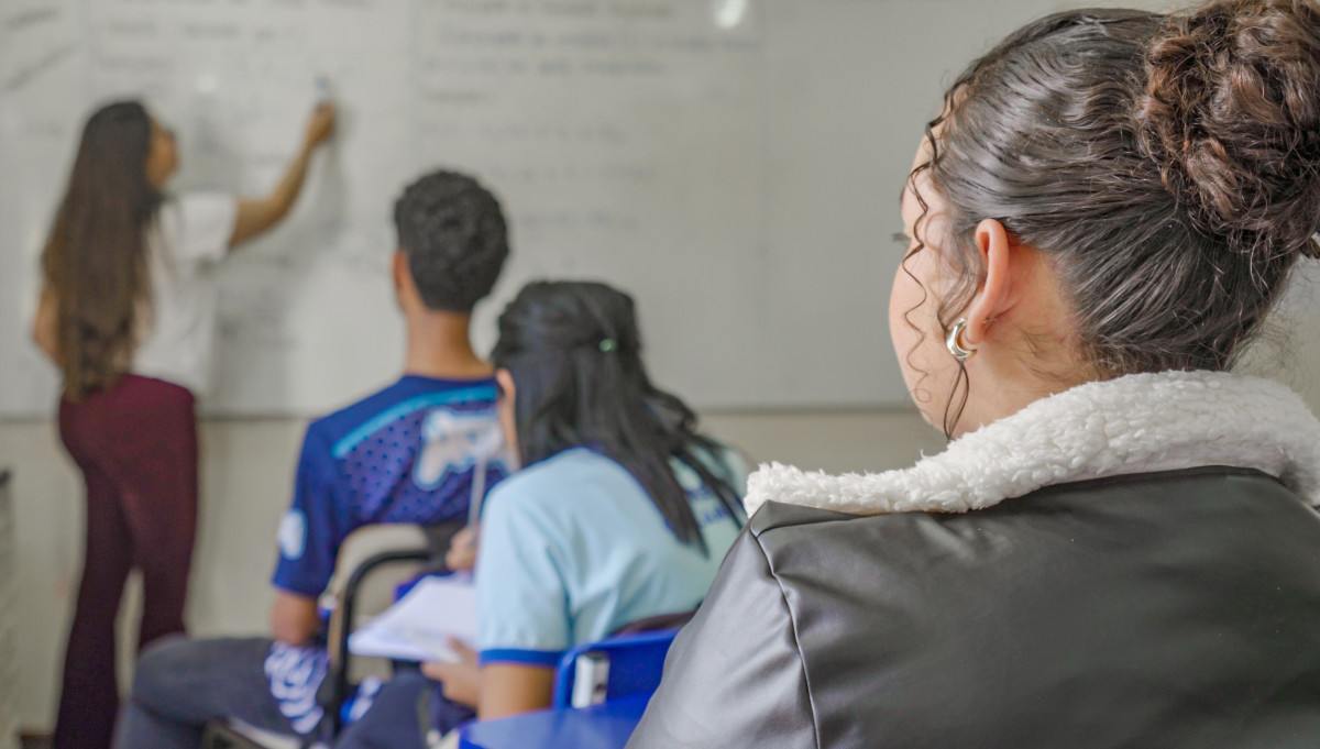 Ensino integral beneficia vulner&aacute;veis