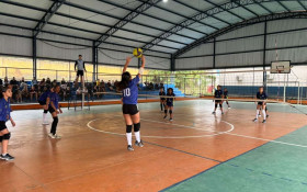 Primeiro Torneio de V&ocirc;lei Pr&eacute;‑Mirim re&uacute;ne jovens atletas no centro de Pinheiral