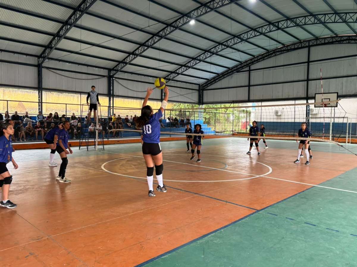 Primeiro Torneio de V&ocirc;lei Pr&eacute;‑Mirim re&uacute;ne jovens atletas no centro de Pinheiral