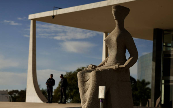 Duelo de vida e morte no STF, por&eacute;m, a grande v&iacute;tima j&aacute; &eacute; conhecida: as institui&ccedil;&otilde;es brasileiras