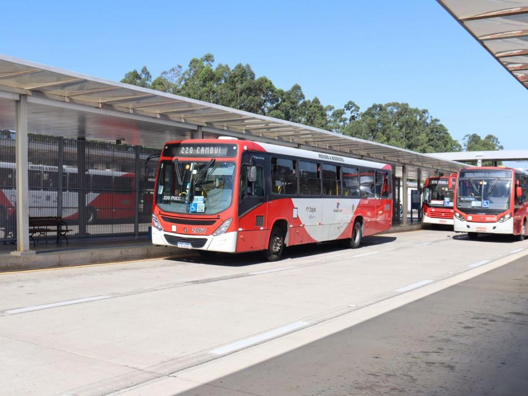 Anula&ccedil;&atilde;o do leil&atilde;o do transporte de R$ 11,8 bi gera rea&ccedil;&otilde;es da oposi&ccedil;&atilde;o contra a Prefeitura