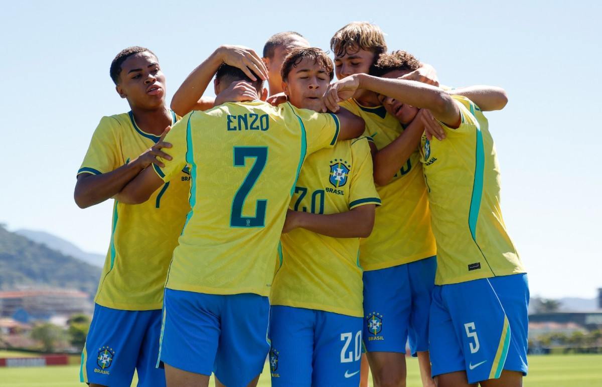 Sele&ccedil;&atilde;o Brasileira Sub‑15 vence o Uruguai por 4x0 na Granja Comary