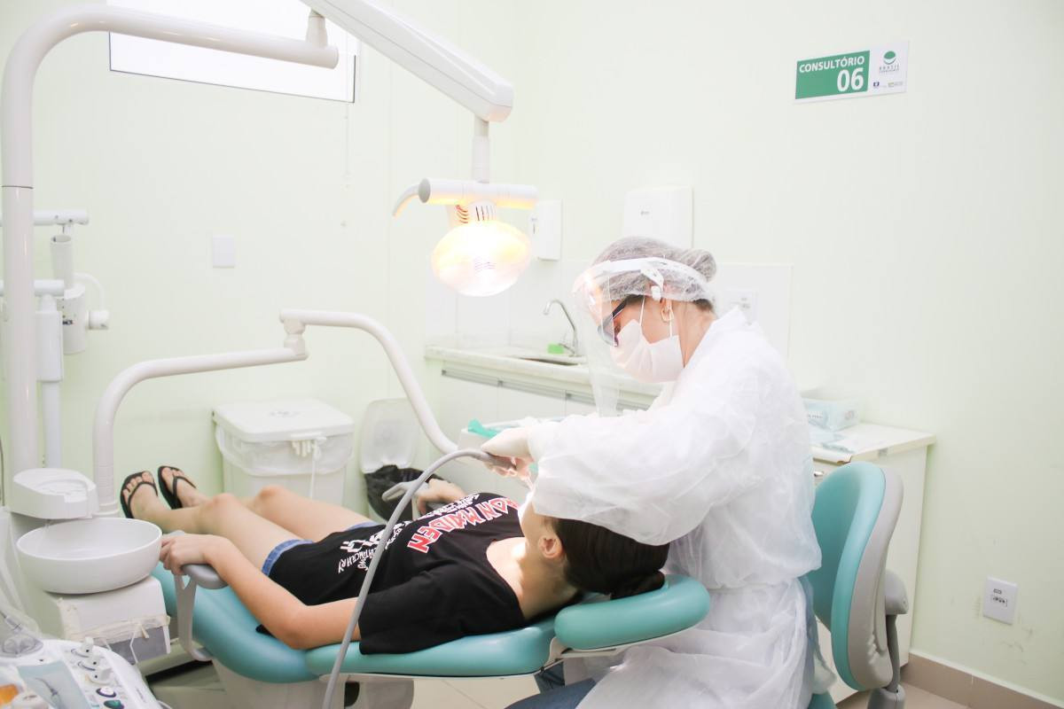 Mutir&atilde;o busca zerar fila por procedimentos odontol&oacute;gicos