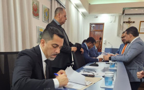 Gabinetes de tr&ecirc;s vereadores de Cotia s&atilde;o alvo de buscas do MPSP