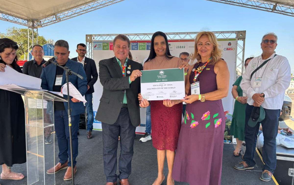 Pela 4&ordf; vez, Hortol&acirc;ndia recebe acertifica&ccedil;&atilde;o Cidade &Aacute;rvore do Mundo