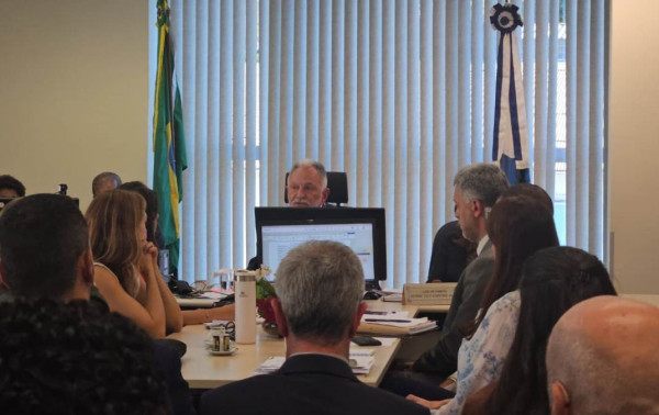 Munic&iacute;pio prop&otilde;e processo seletivo para substituir terceirizados