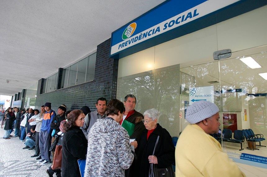 Senado re&uacute;ne tr&ecirc;s projetos sobre contrata&ccedil;&atilde;o de cr&eacute;dito para idosos