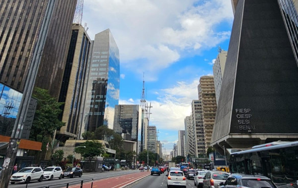 Fiesp v&ecirc; economia perder f&ocirc;lego e projeta crescimento menor para 2027
