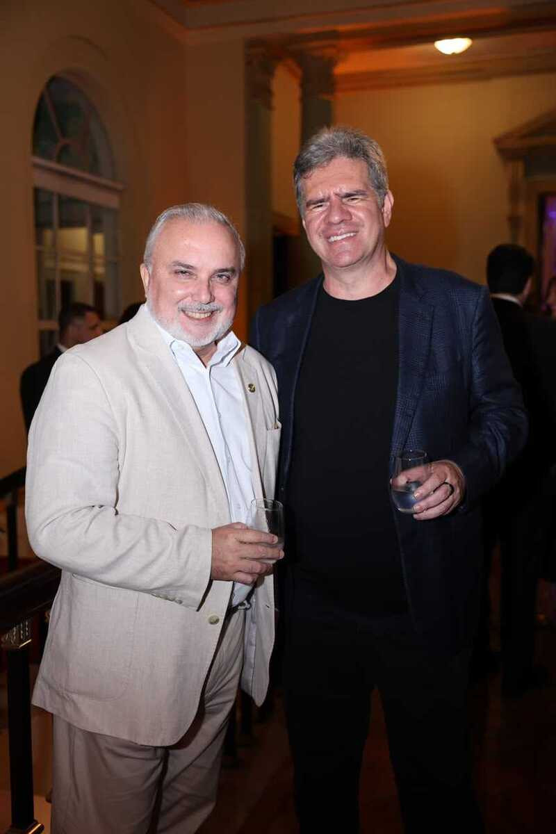 Jean Paul Prates e Sergio Zimerman durante a cerimônia no Palácio da Cidade