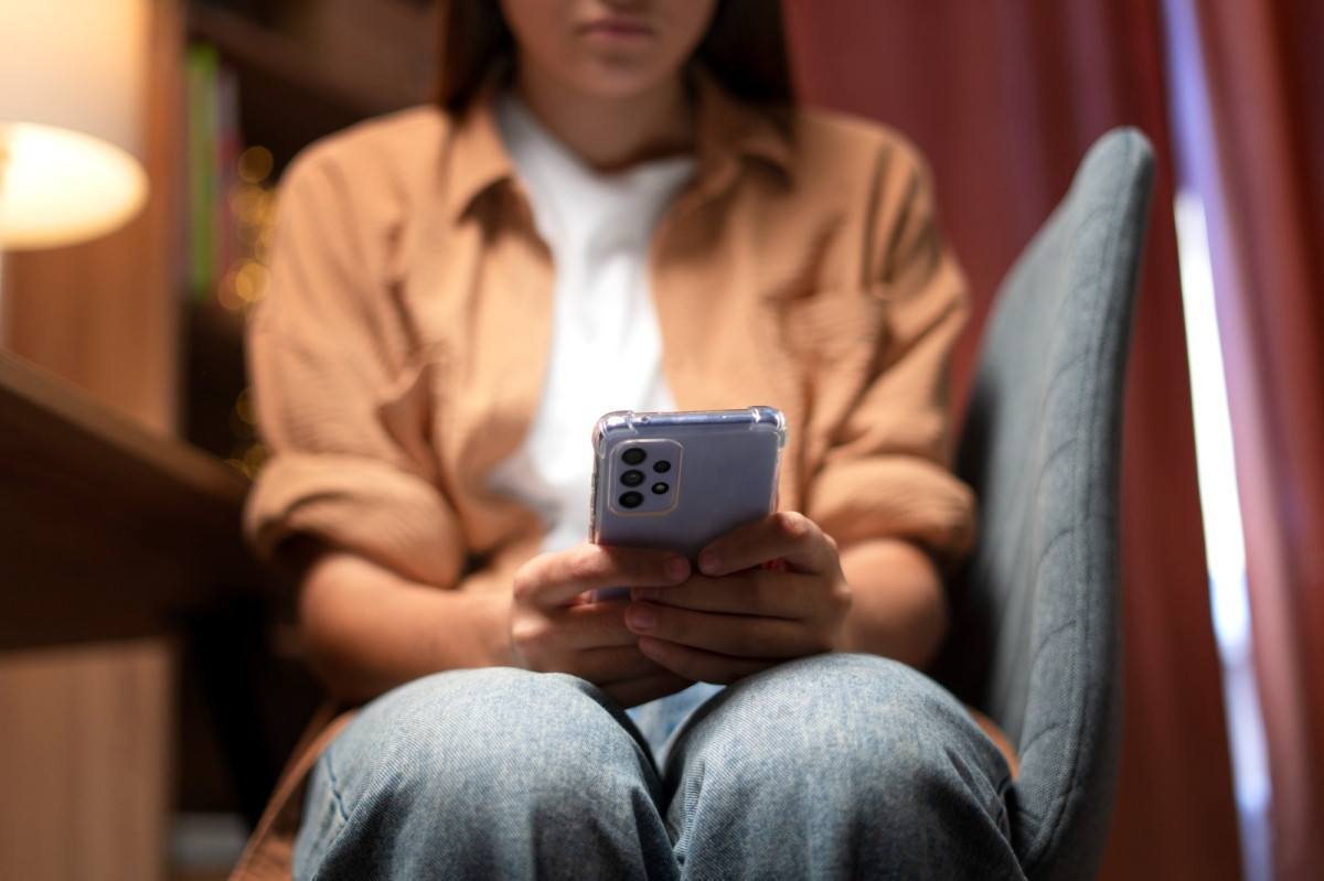 Casos de stalking contra mulheres crescem 30,1% e chegam a 123 mil den&uacute;ncias no pa&iacute;s