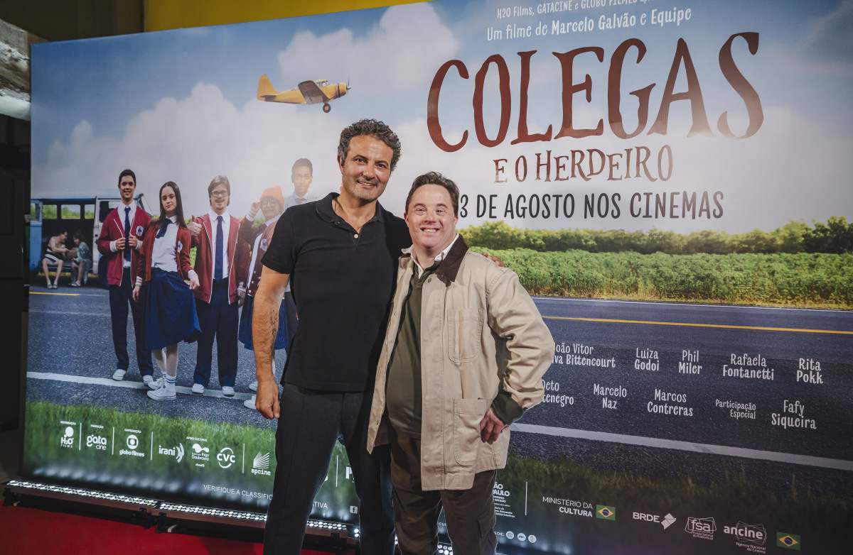 Elenco de Colegas e o Herdeiro, de Marcelo Galvão, se reúne na pré-estreia do longa. Filme estreou nos cinemas em 13 de agosto