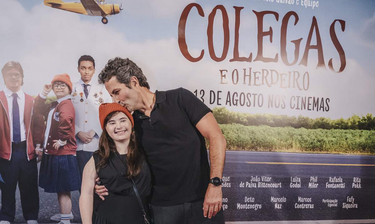 Elenco de Colegas e o Herdeiro, de Marcelo Galvão, se reúne na pré-estreia do longa. Filme estreou nos cinemas em 13 de agosto