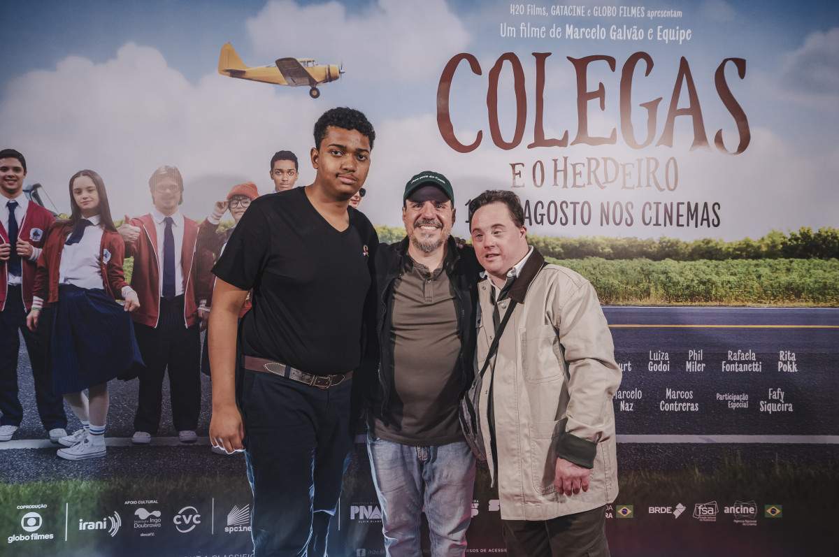 Elenco de Colegas e o Herdeiro, de Marcelo Galvão, se reúne na pré-estreia do longa. Filme estreou nos cinemas em 13 de agosto