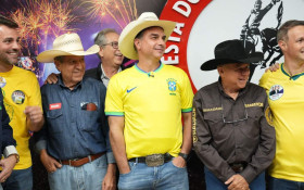 Fl&aacute;vio cancela compromisso ap&oacute;s participar da Festa do Pe&atilde;o de Barretos