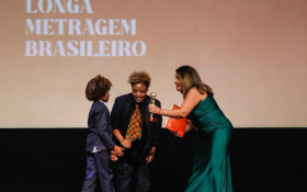 O que o Kikito sorri para 'Nosso Segredo'?