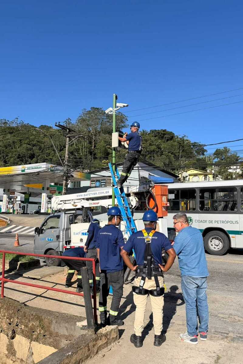 Ap&oacute;s quase seis meses, Prefeitura volta a instalar c&acirc;meras