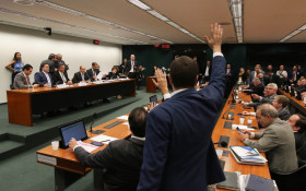 Como salvar a democracia brasileira