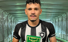 Tiquinho Soares volta ao Botafogo