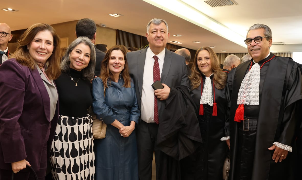 As desembargadoras Fernanda Xavier,  Márcia Succi,  Maria Helena Machado e Maria Isabel Paes com os desembargadores Cláudio Brandão  e Joaquim Domingos de Almeida