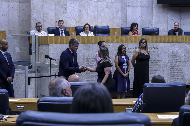 Esta&ccedil;&atilde;o Br&aacute;s recebe orienta&ccedil;&atilde;o sobre finan&ccedil;as