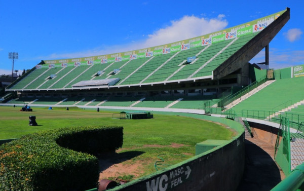 Majestoso: palco de manifesta&ccedil;&otilde;es de amor e rivalidade