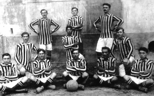 "Majestoso", o est&aacute;dio erguido pelas m&atilde;os de seus torcedores