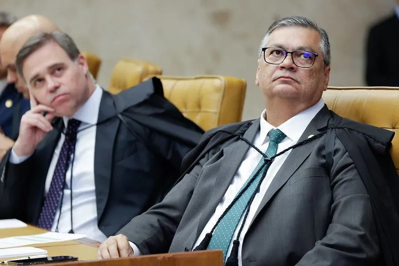 Governo v&ecirc; pausa nos vazamentos, mas espera outros
