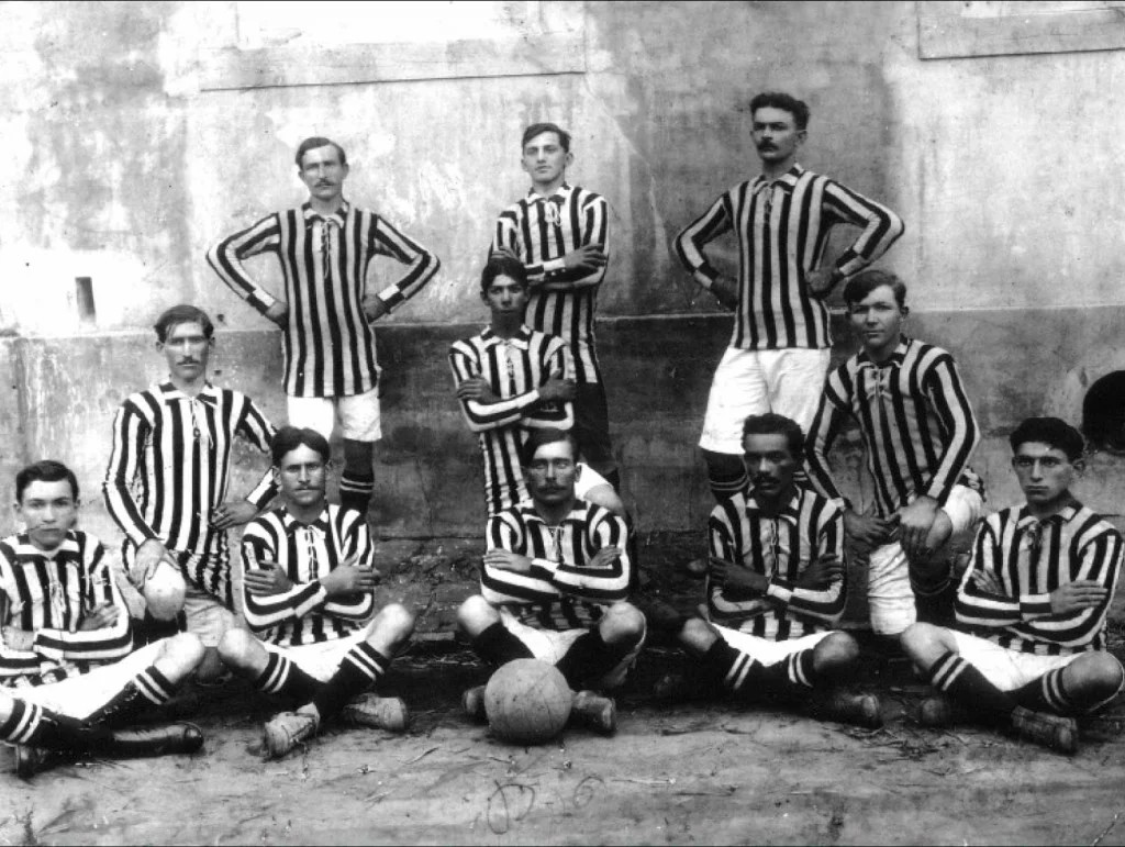 "Majestoso", o est&aacute;dio erguido pelas m&atilde;os de seus torcedores