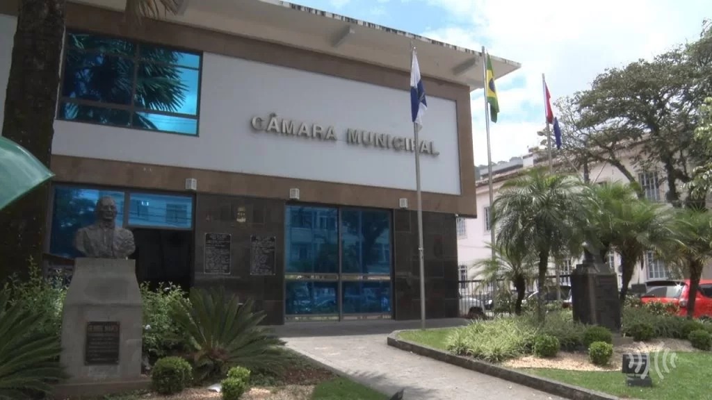Recomenda&ccedil;&atilde;o &agrave; C&acirc;mara de Ter&ecirc; para revis&atilde;o de leis urban&iacute;sticas