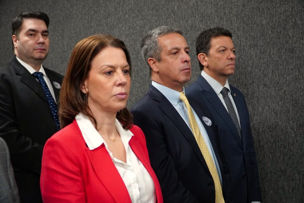 Eunive Haddad, presidente da AMAERJ, ao lado do desembargador Mauro Martins