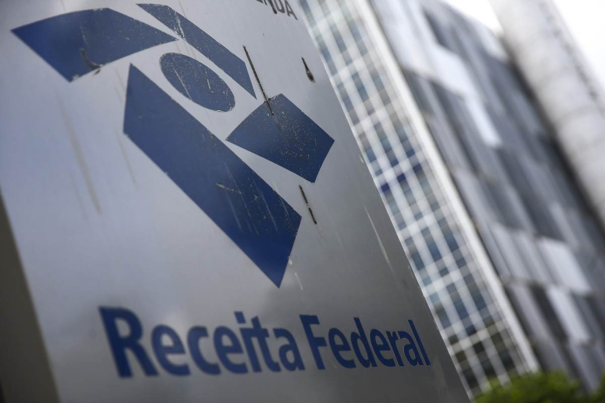 RF arrecada R$ 3,1 bi com IR sobre dividendos