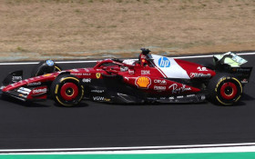 Rafael C&acirc;mara faz testes com o SF‑25