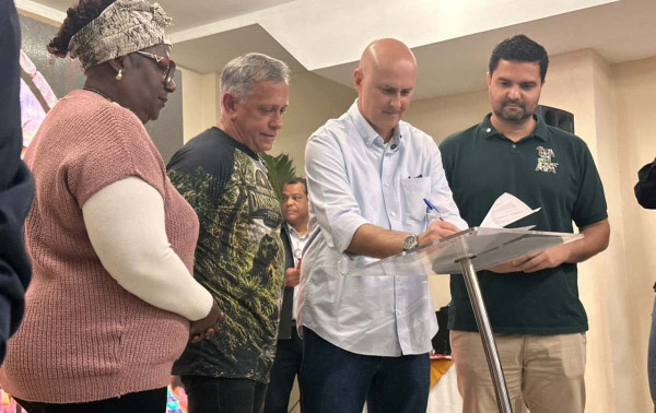 'Mundo dos Dinossauros' chegou &agrave;s Agulhas Negras