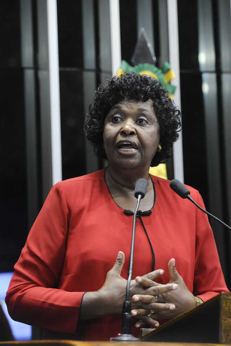 Coluna Magnavita | Prefab Future: Benedita continua liderando corrido para o Senado pelo Rio