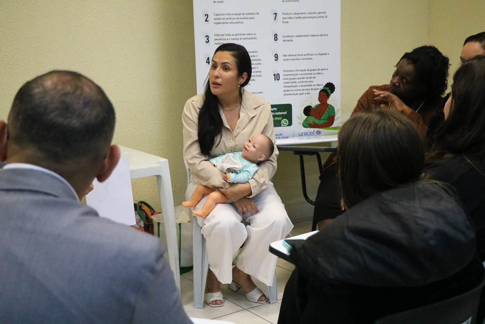Semin&aacute;rio re&uacute;ne profissionais para discutir apoio &agrave; amamenta&ccedil;&atilde;o