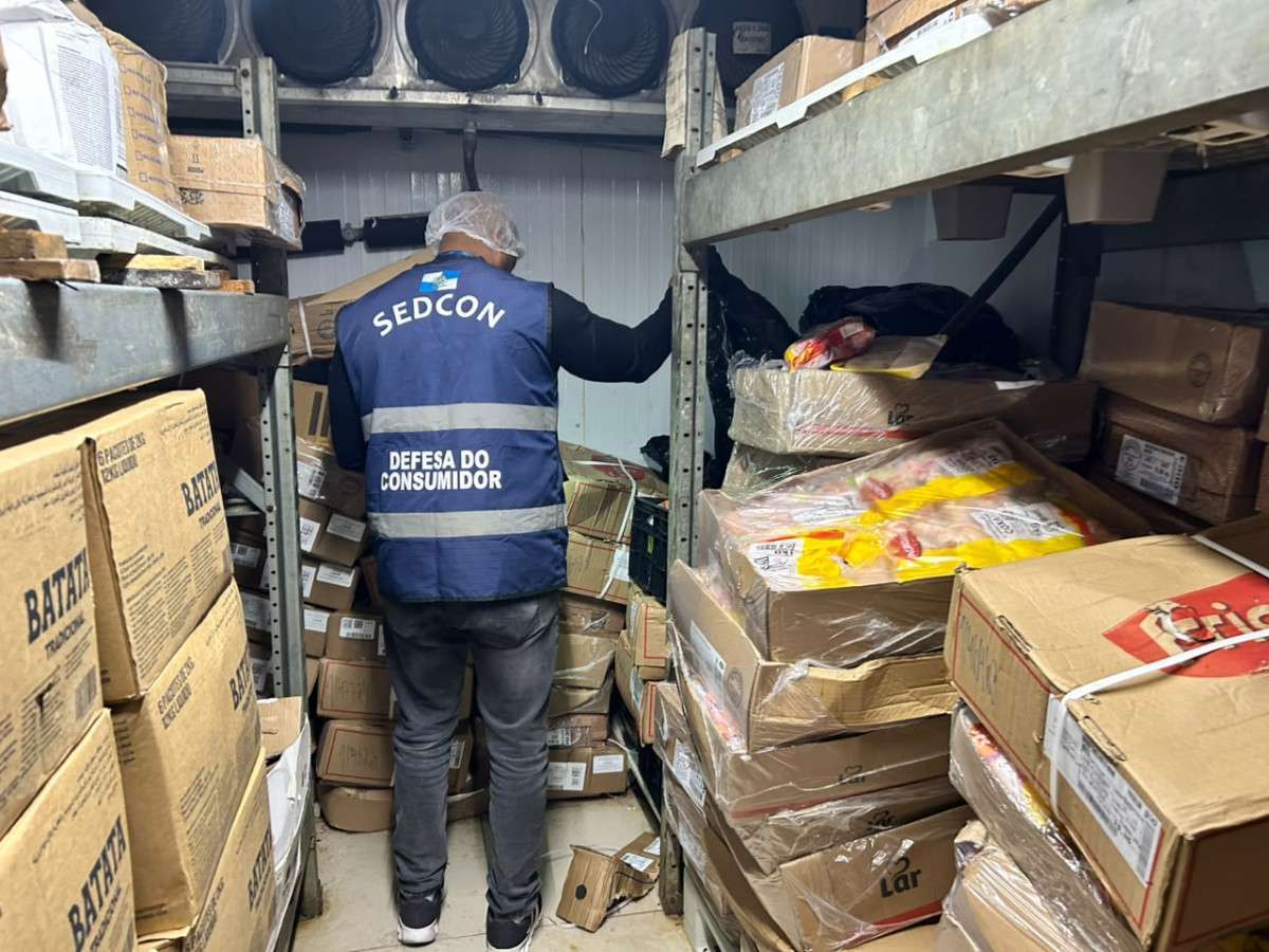 Fiscaliza&ccedil;&atilde;o autua mercados de Nova Igua&ccedil;u por irregularidades
