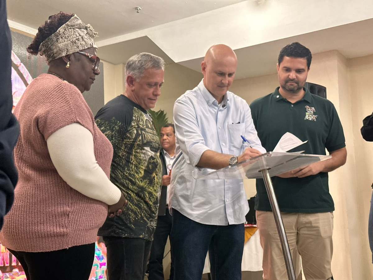 'Mundo dos Dinossauros' chegou &agrave;s Agulhas Negras