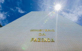Governo Central tem super&aacute;vit de R$ 10,8 bilh&otilde;es em julho