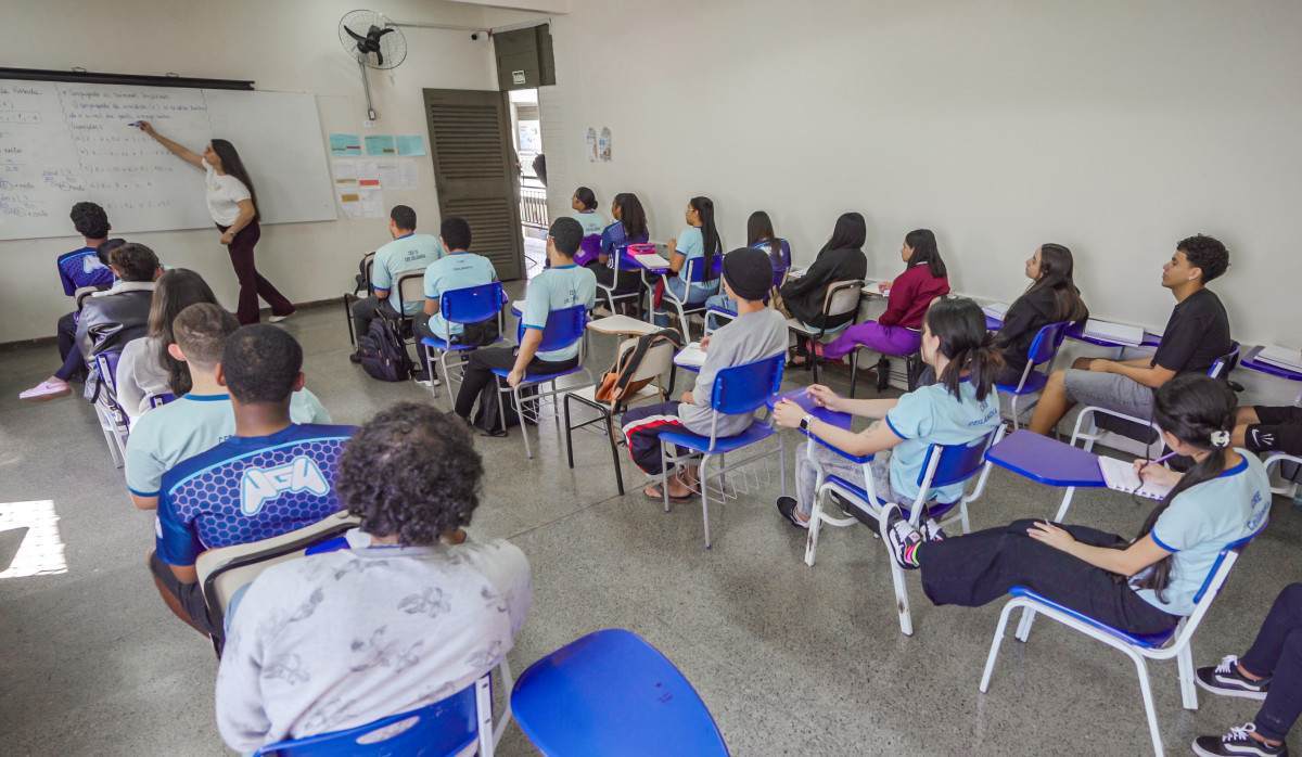 Escolas t&ecirc;m at&eacute; 8/11 para escolher livros