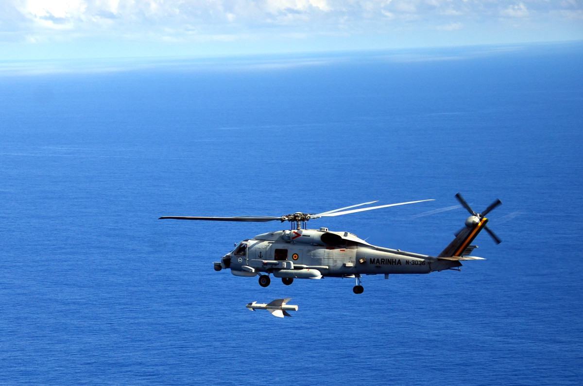 Marinha contrata empresa dos EUA por R$ 75 milh&otilde;es para atualiza&ccedil;&atilde;o de helic&oacute;pteros de guerra