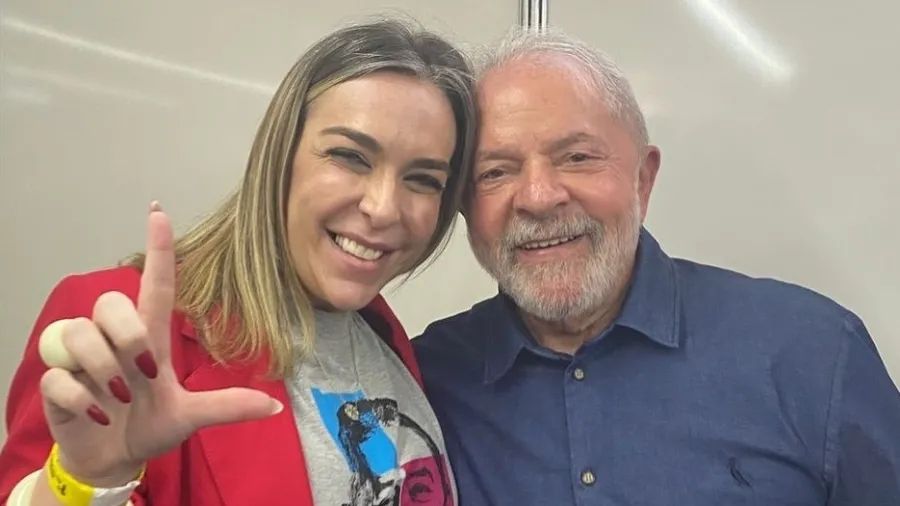 Lula nega rela&ccedil;&atilde;o com Roberta Luchsinger ap&oacute;s fotos juntos