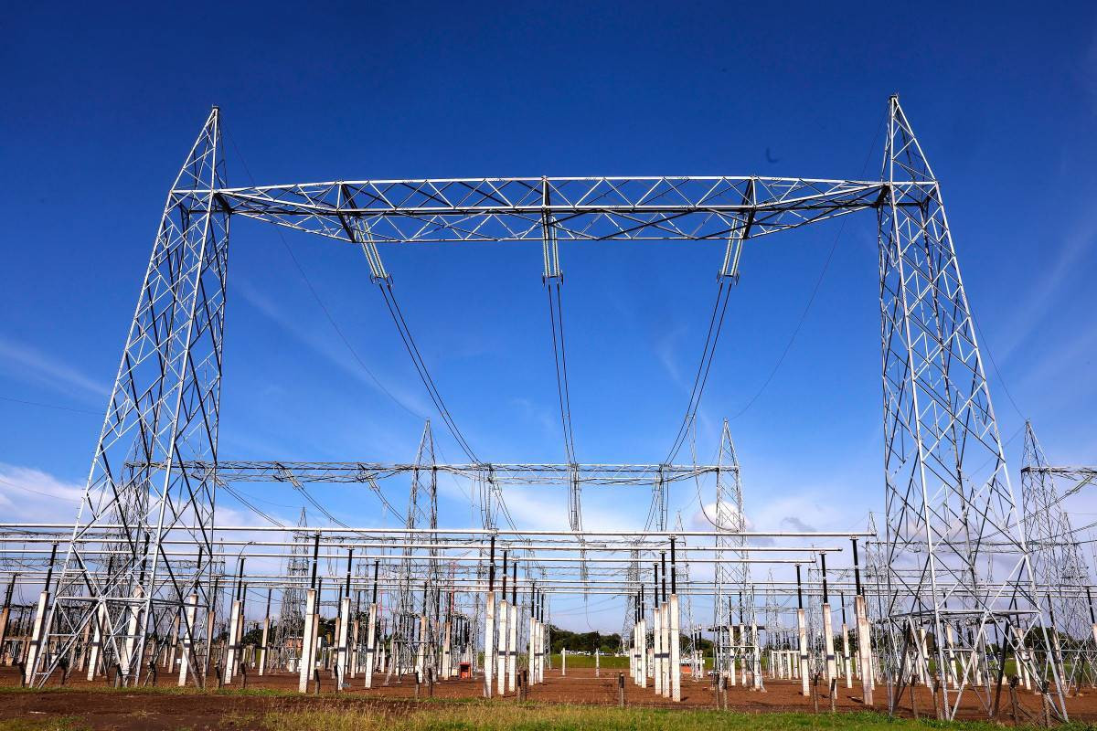 Bandeira de energia permanecer&aacute; amarela