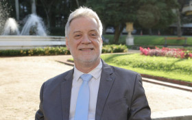 Couto anuncia reitor da UFF como secret&aacute;rio de Ci&ecirc;ncia e Tecnologia do RJ