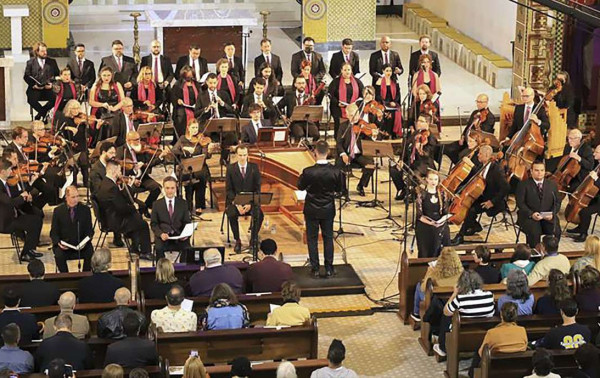 Concertos enchem de m&uacute;sica igrejas de Curitiba