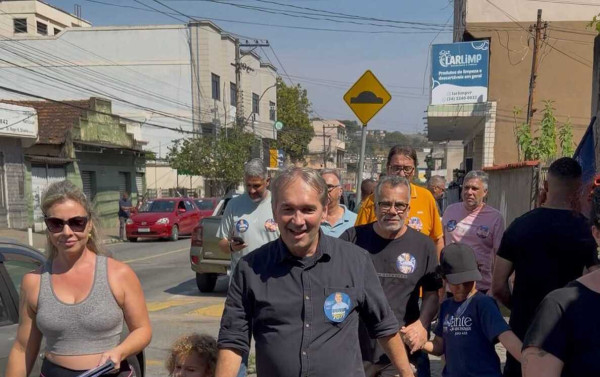 Coronel Henrique amplia agenda pol&iacute;tica por bairros de Volta Redonda