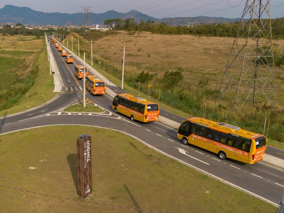 Prefeitura do Rio entrega 54 novos &ocirc;nibus e inaugura garagem p&uacute;blica em Campo Grande