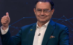 Coluna Magnavita | Suspeita de fraude eleitoral com o uso de mil&iacute;cia de influenciadores leva Augusto Cury a superar Trump