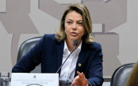Vota&ccedil;&atilde;o da "taxa das blusinhas" &eacute; adiada por falta de acordo