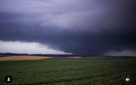 Defesa civil investiga a ocorr&ecirc;ncia de um tornado em Santa Catarina