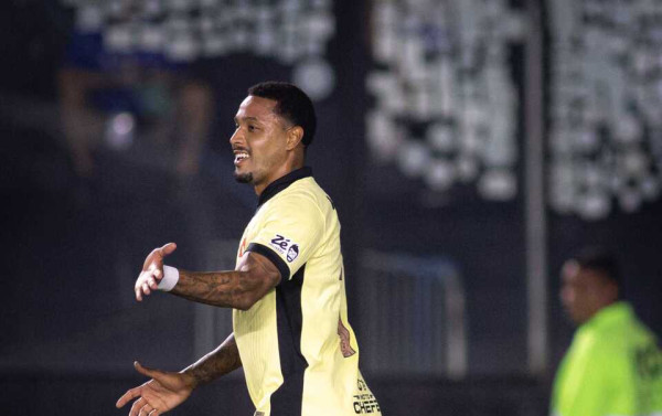 David continuar&aacute; jogando normalmente pelo Vasco